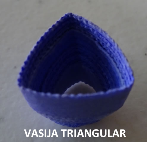 Vasija triangular
